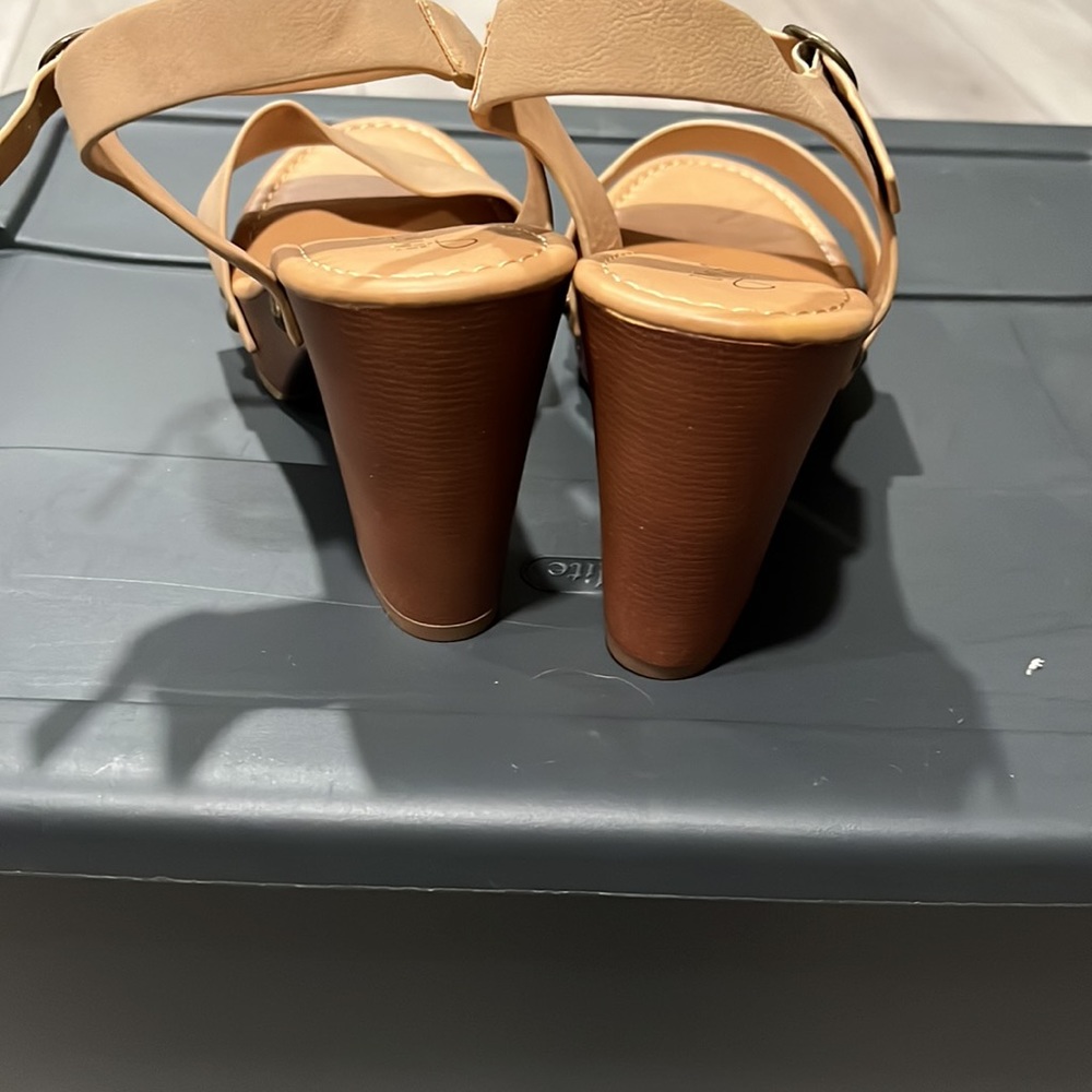 Platform heels - Picture 3 of 5